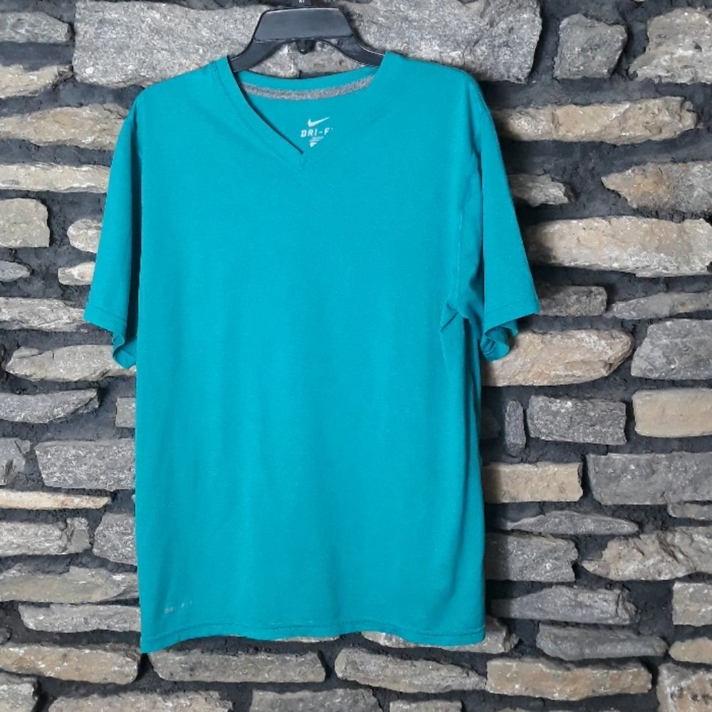 Nike Dri Fit V neck plain green t shirt sz  Medium